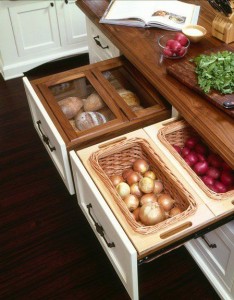 look-storage-drawers-for-onions-potatoes-even-bread-kitchen-inspiration-183757